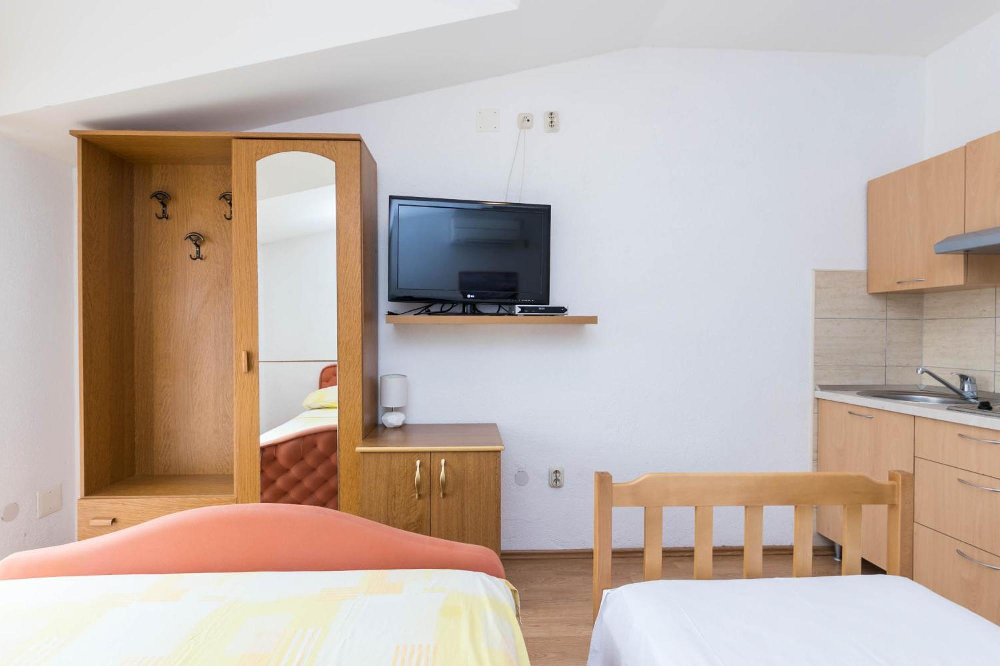 Apartments Cipetic Kaštela Екстериор снимка