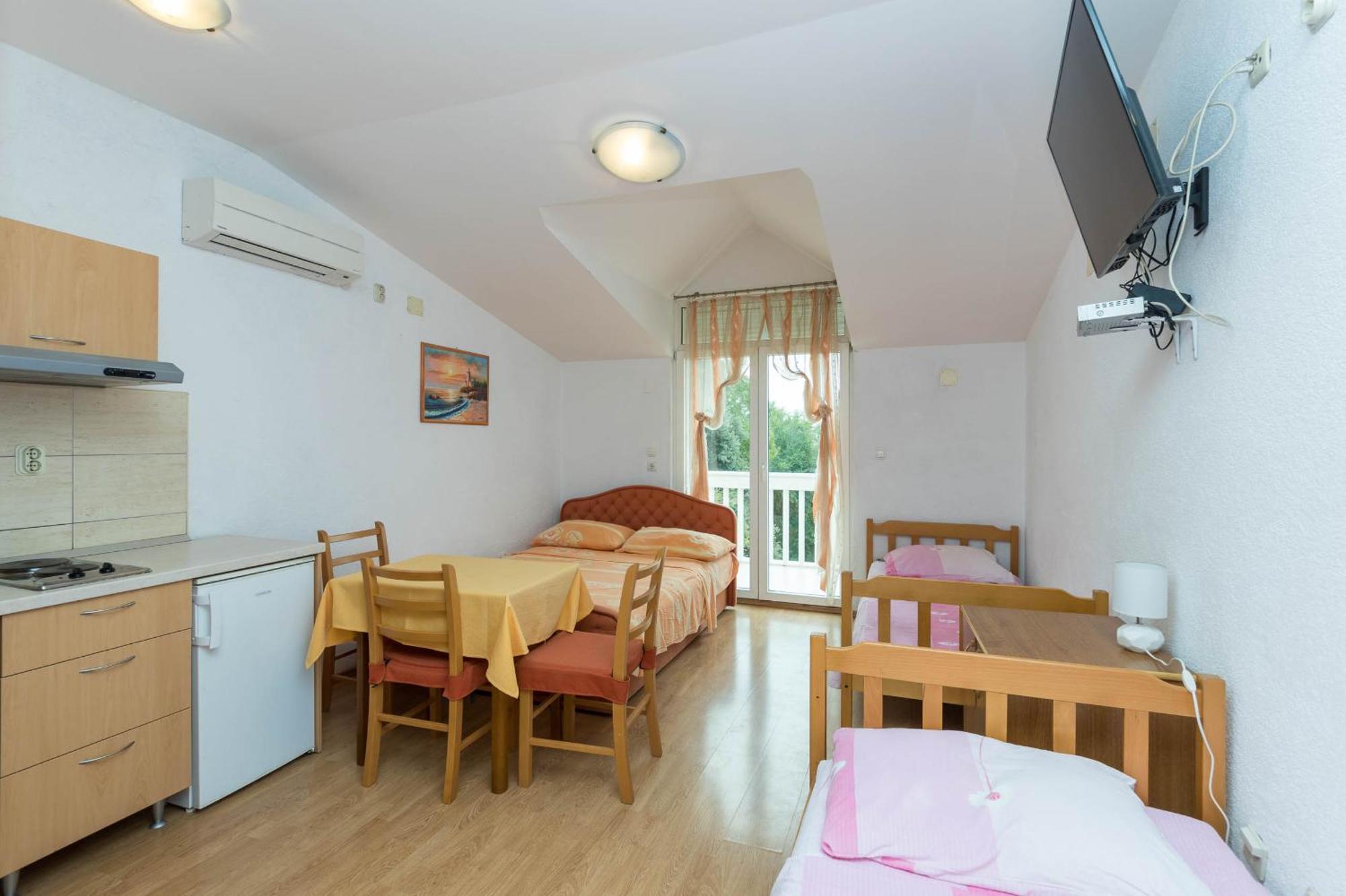 Apartments Cipetic Kaštela Екстериор снимка