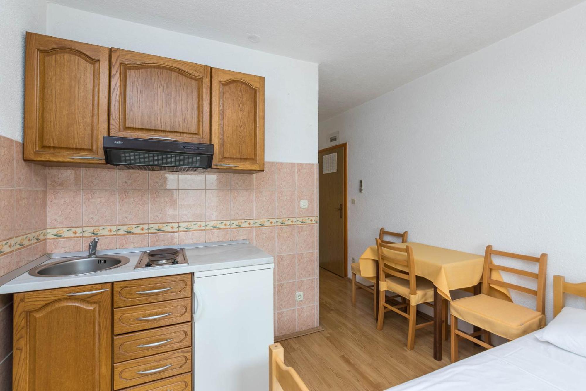 Apartments Cipetic Kaštela Екстериор снимка